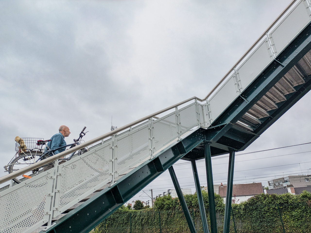 Thierry préfère gravir l'escalier de la décroissance - 12h14 ©©JS